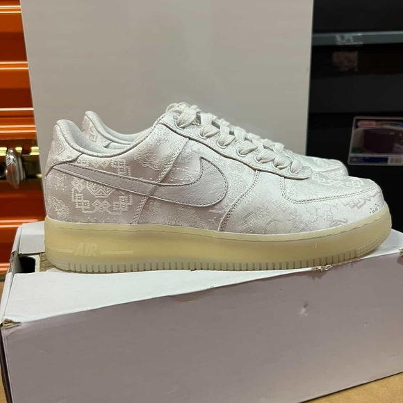 Nike White Patterned Sneakers